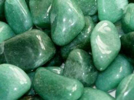 Камень авантюрин: цвет, разновидности, магические свойства, кому подходит Камень черный с зелеными блестками